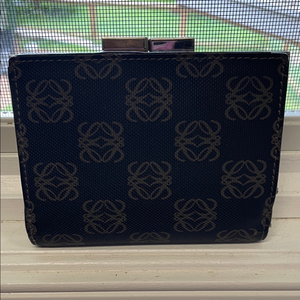 Authentic Loewe Anagram Trifold Wallet kiss-lock closure - Picture 4 of 15